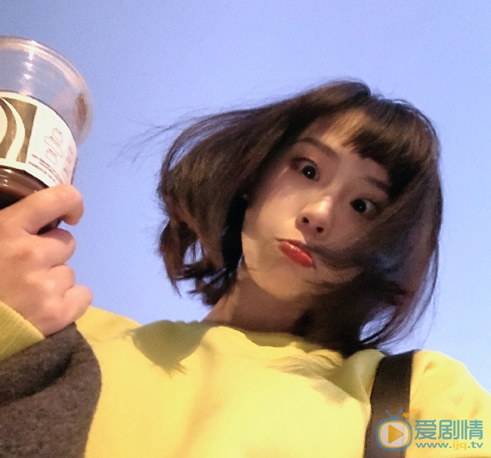 王珮寒甜美自拍照 王珮寒高清写真_王珮寒高清剧照