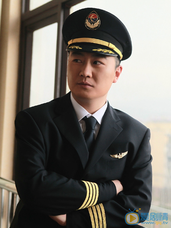 张航警服写真 张航高清写真_张航高清剧照