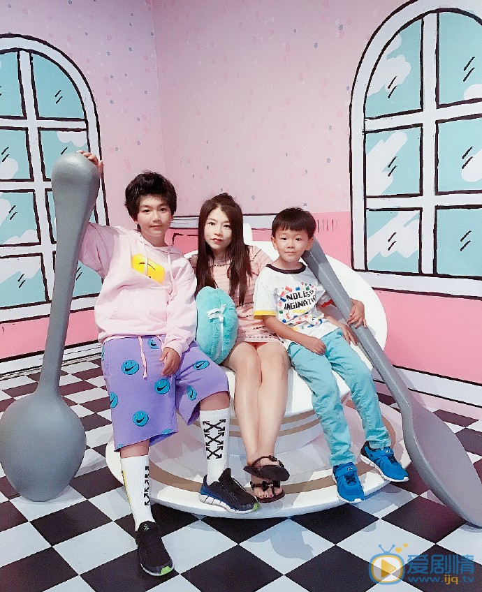李林孖日常生活照 李林孖高清写真_李林孖高清剧照