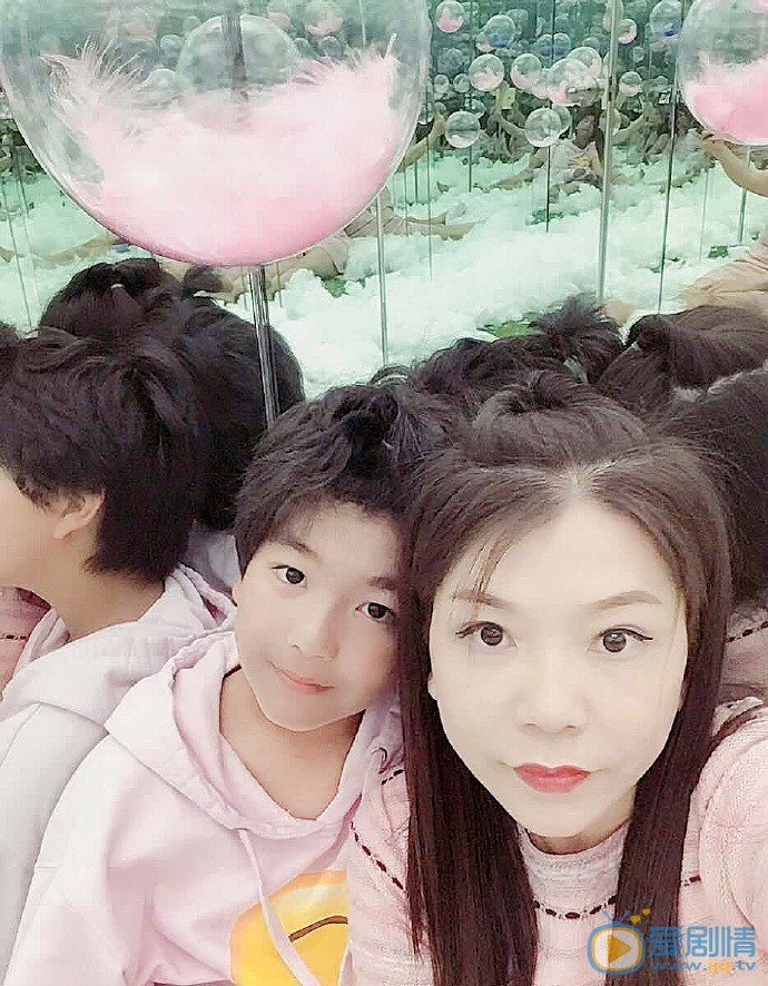 李林孖日常生活照 李林孖高清写真_李林孖高清剧照