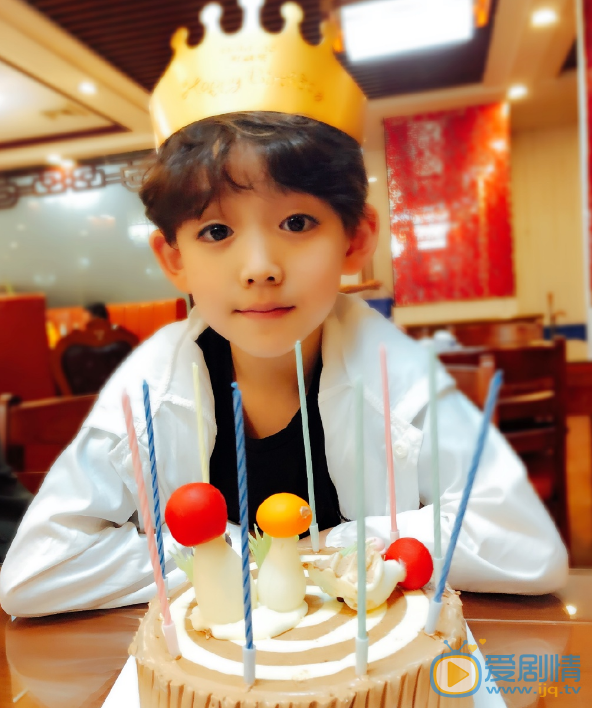 张邵勃生活照 张邵勃高清写真_张邵勃高清剧照