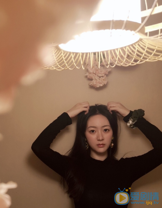 管金麟生活照 管金麟高清写真_管金麟高清剧照