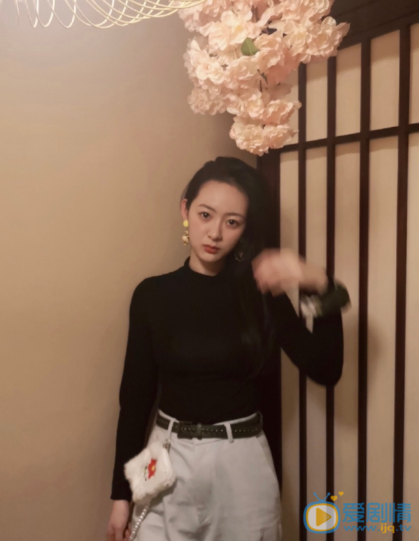 管金麟生活照 管金麟高清写真_管金麟高清剧照