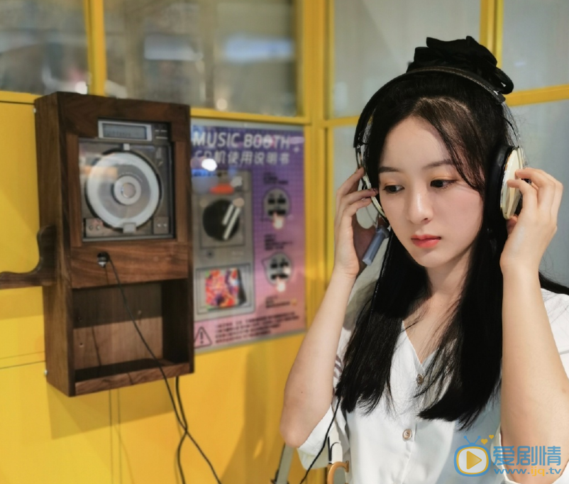管金麟游玩照 管金麟高清写真_管金麟高清剧照