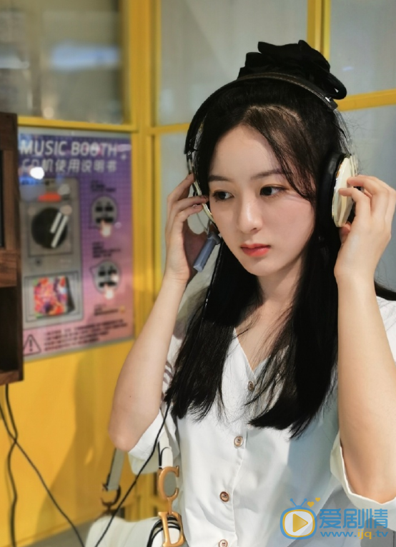 管金麟游玩照 管金麟高清写真_管金麟高清剧照