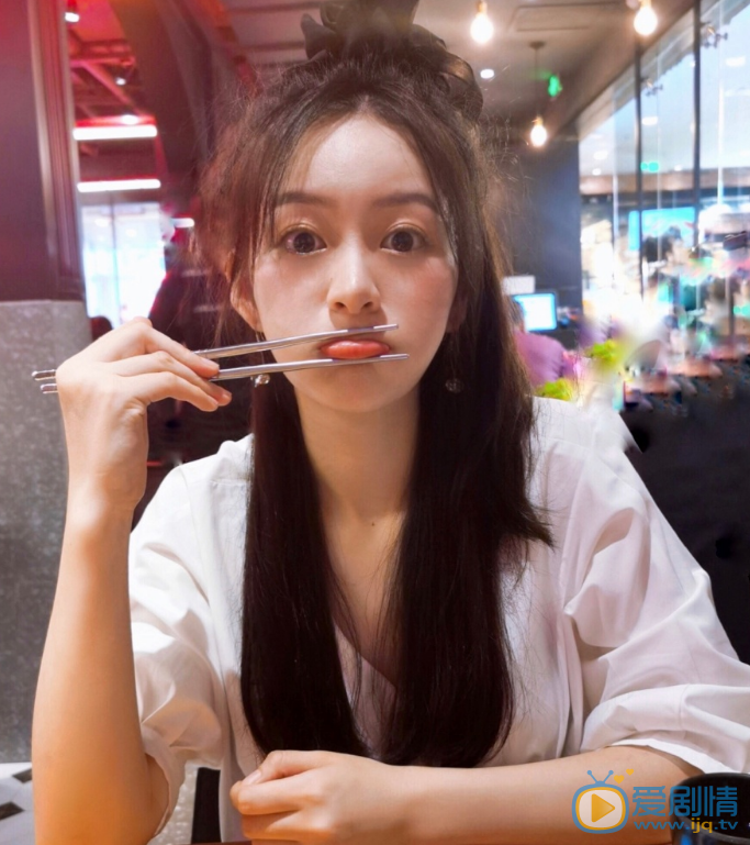 管金麟游玩照 管金麟高清写真_管金麟高清剧照