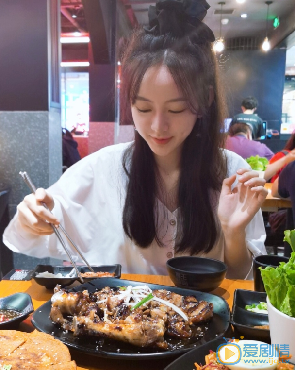 管金麟游玩照 管金麟高清写真_管金麟高清剧照