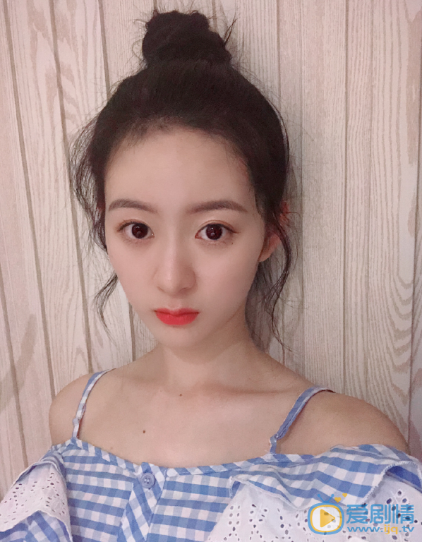 管金麟游玩照 管金麟高清写真_管金麟高清剧照