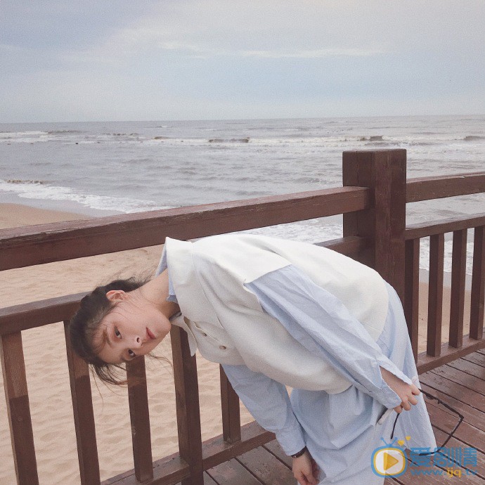 方思畅甜美街景照 方思畅高清写真_方思畅高清剧照
