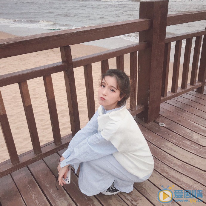 方思畅甜美街景照 方思畅高清写真_方思畅高清剧照