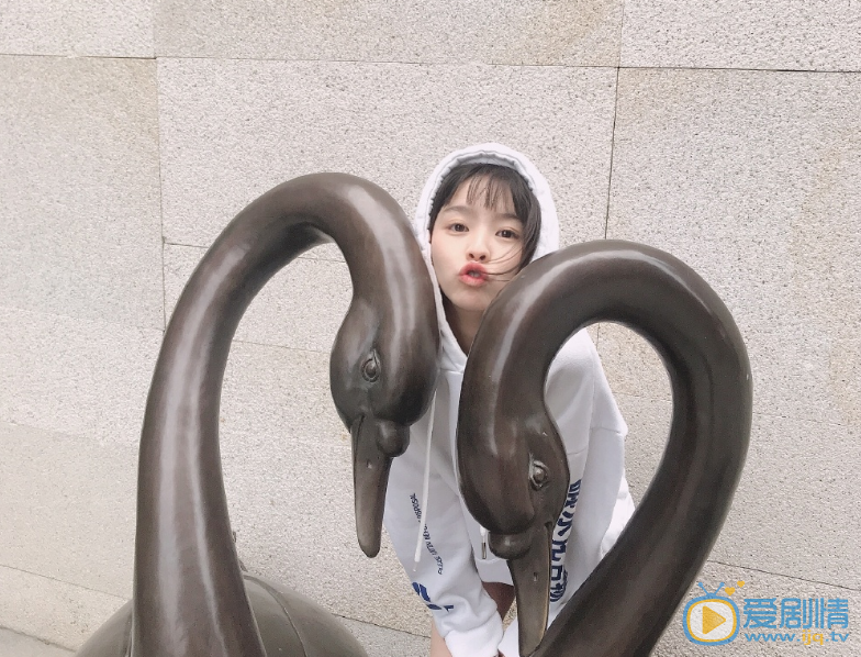 邓诗韵游玩照 邓诗韵高清写真_邓诗韵高清剧照
