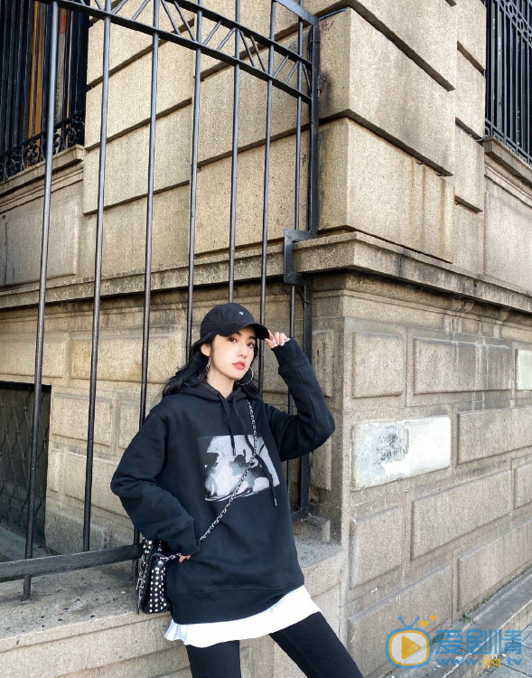 王美琪旅拍照图片 王美琪高清写真_王美琪高清剧照