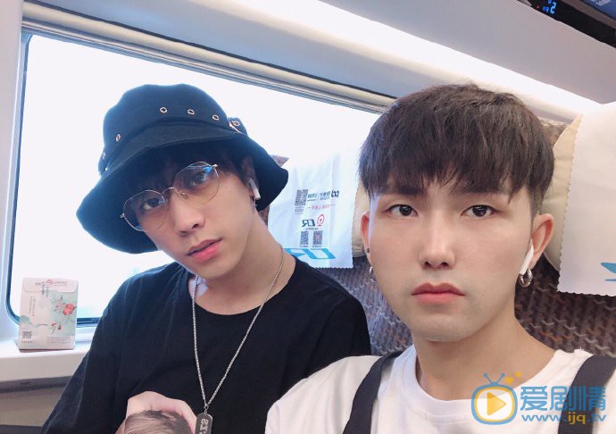 陈顺帅气自拍照 陈顺高清写真_陈顺高清剧照