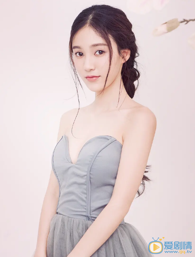 陈田心气质写真图片