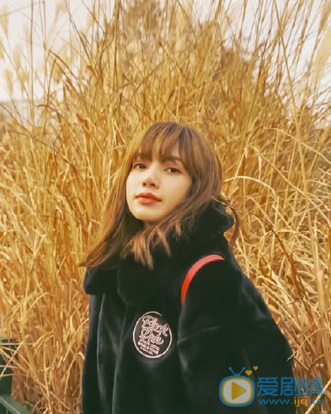 Lisa时尚甜美照 Lisa高清写真_Lisa高清剧照