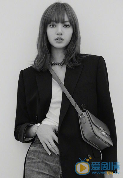 Lisa黑白写真图片 Lisa高清写真_Lisa高清剧照
