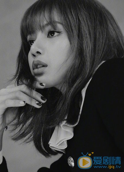 Lisa黑白写真图片 Lisa高清写真_Lisa高清剧照