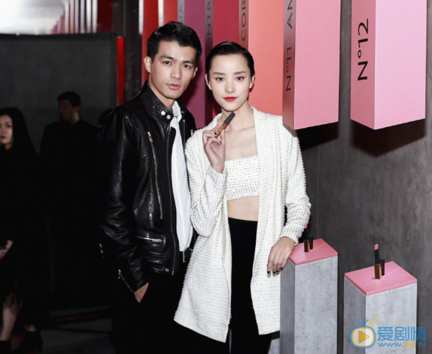裴蓓与丈夫合照 裴蓓高清写真_裴蓓高清剧照