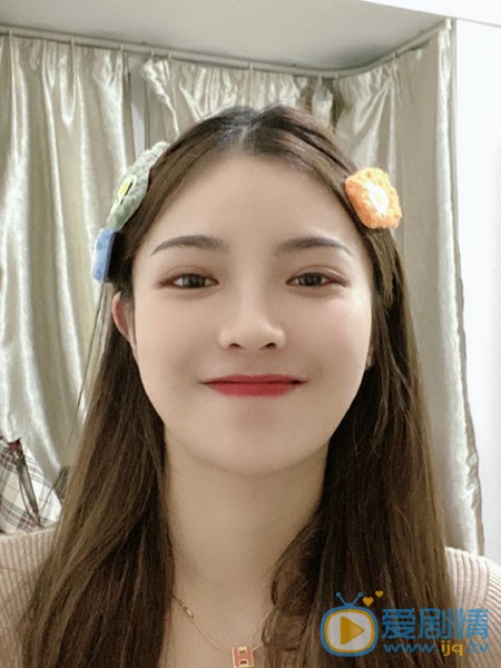 许杨玉琢甜美自拍照 许杨玉琢高清写真_许杨玉琢高清剧照