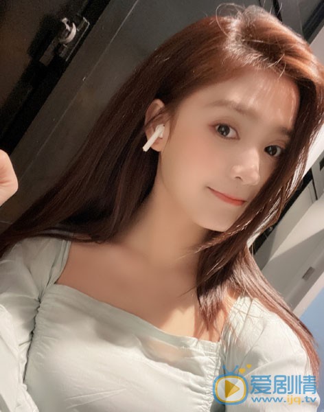 吉扬柳甜美自拍照 吉扬柳高清写真_吉扬柳高清剧照