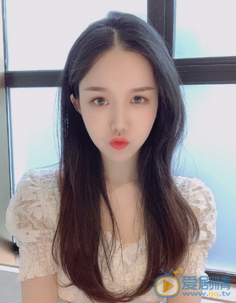 李保怡自拍照图片 李保怡高清写真_李保怡高清剧照