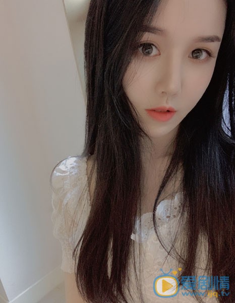 李保怡自拍照图片 李保怡高清写真_李保怡高清剧照