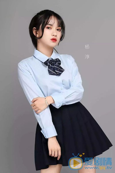 杨淳圣诞装扮 杨淳高清写真_杨淳高清剧照