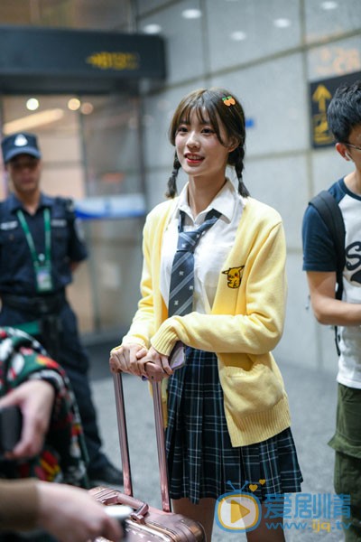 曾艺机场照图片 曾艺高清写真_曾艺高清剧照