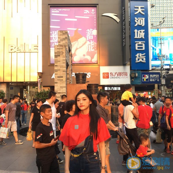 李雨露日常生活照图片 李雨露高清写真_李雨露高清剧照