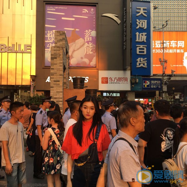 李雨露日常生活照图片 李雨露高清写真_李雨露高清剧照