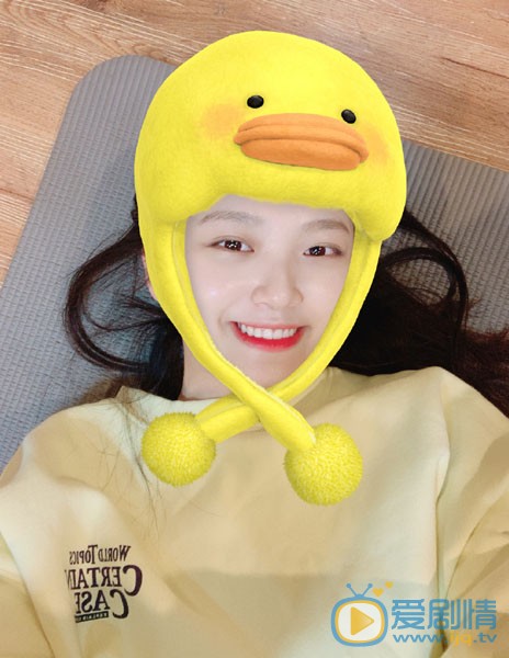 周梓倩甜美系自拍照 周梓倩高清写真_周梓倩高清剧照
