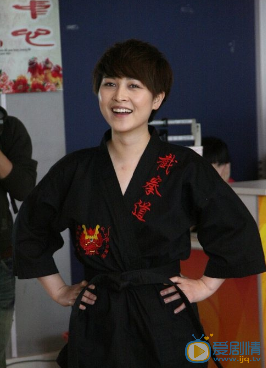 厉娜短发写真 厉娜高清写真_厉娜高清剧照