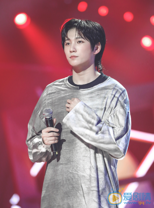 李长庚演唱照 李长庚高清写真_李长庚高清剧照