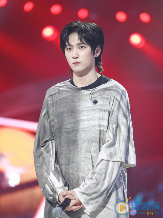李长庚演唱照 李长庚高清写真_李长庚高清剧照