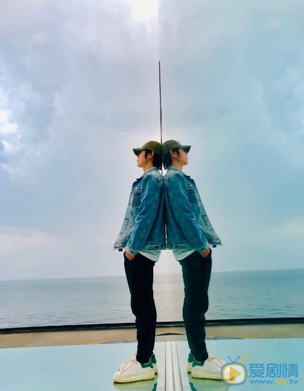 崔雨鑫海边游玩照 崔雨鑫高清写真_崔雨鑫高清剧照