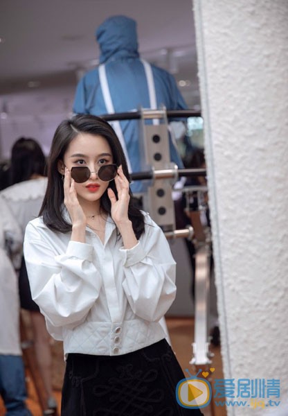 李源冰高清图片 李源冰高清写真_李源冰高清剧照