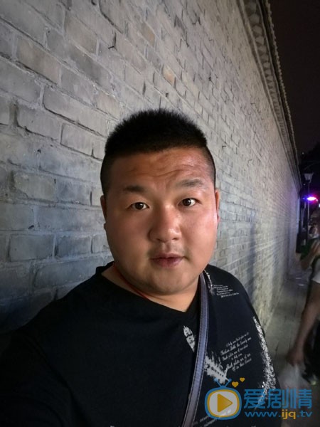 李冲日常生活照图片 李冲高清写真_李冲高清剧照