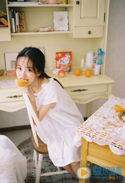 陈亮言黑白写真图片 陈亮言高清写真_陈亮言高清剧照