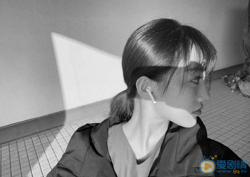 陈亮言黑白写真图片 陈亮言高清写真_陈亮言高清剧照