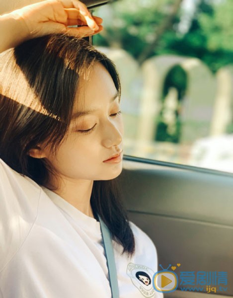 夏梦甜美生活照
