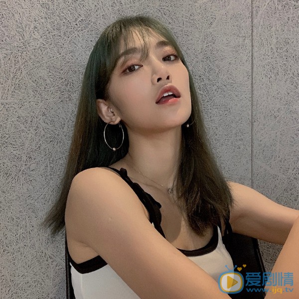 曾可妮甜美自拍照 曾可妮高清写真_曾可妮高清剧照