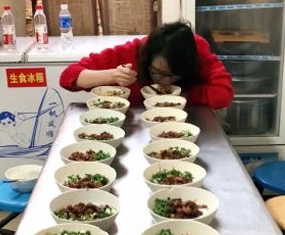 浪胃仙吃播现场图 浪胃仙高清写真_浪胃仙高清剧照