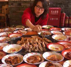 浪胃仙吃播现场图 浪胃仙高清写真_浪胃仙高清剧照