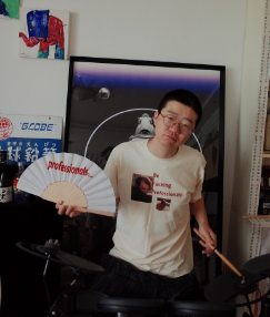 李诞生活照| 李诞高清写真_李诞高清剧照