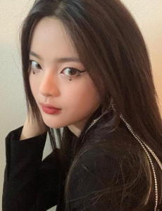 杨超越 我真的不能现场发挥，表示自己太难了