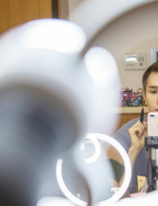 李佳琦作为特殊人才落户上海，公司交社保总数为0