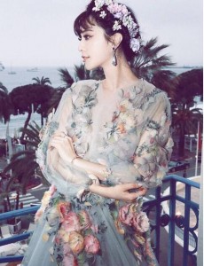 辛德瑞拉长裙美到像仙女 盘点世界上最漂亮的裙子品牌