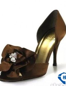 “丽塔·海华斯”高跟鞋价值2034万人民币 揭秘世界上最贵的高跟鞋