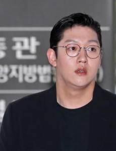 具荷拉前男友获刑一年，便宜了这个渣男